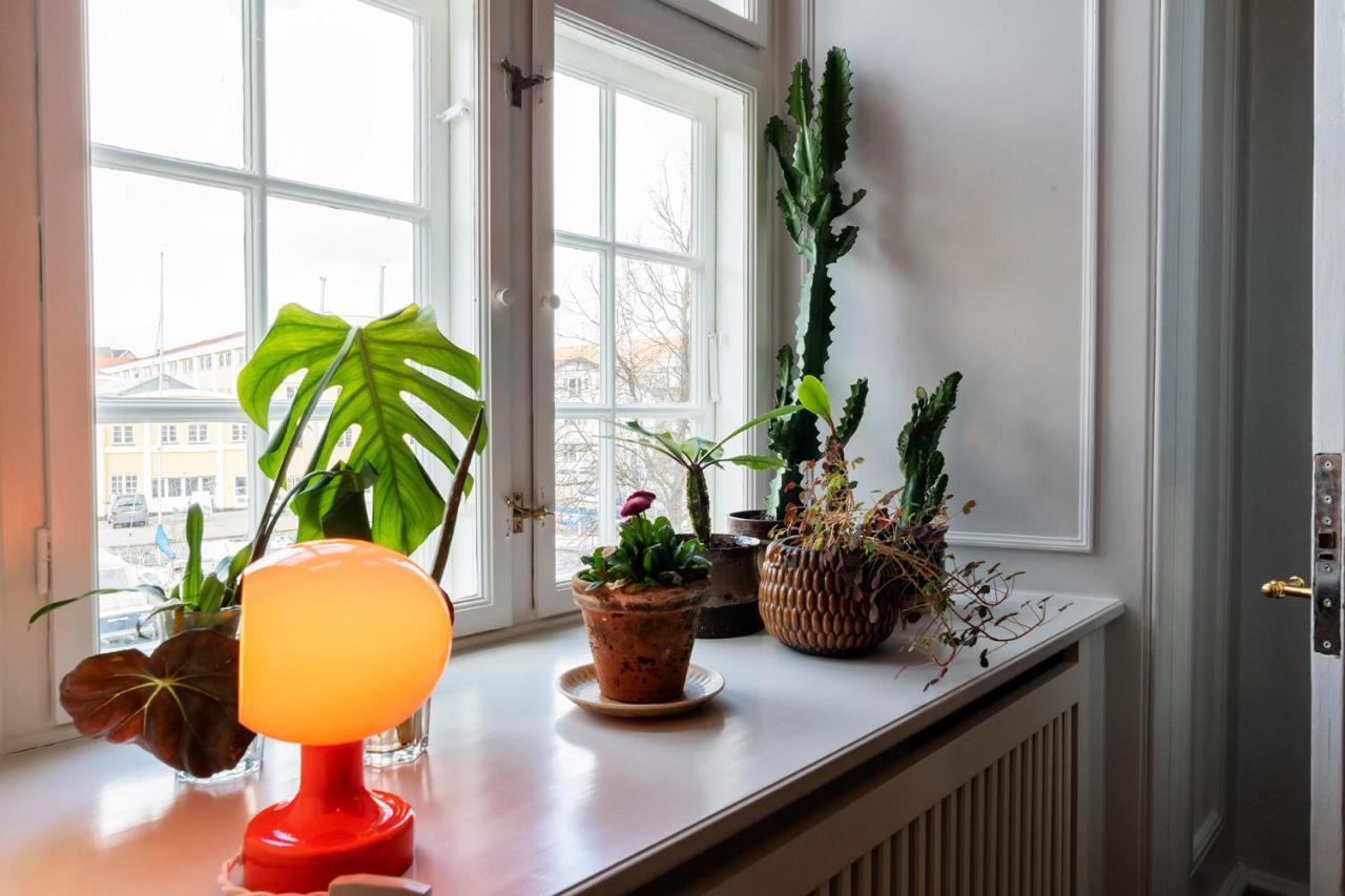 Kanalhuset - * København