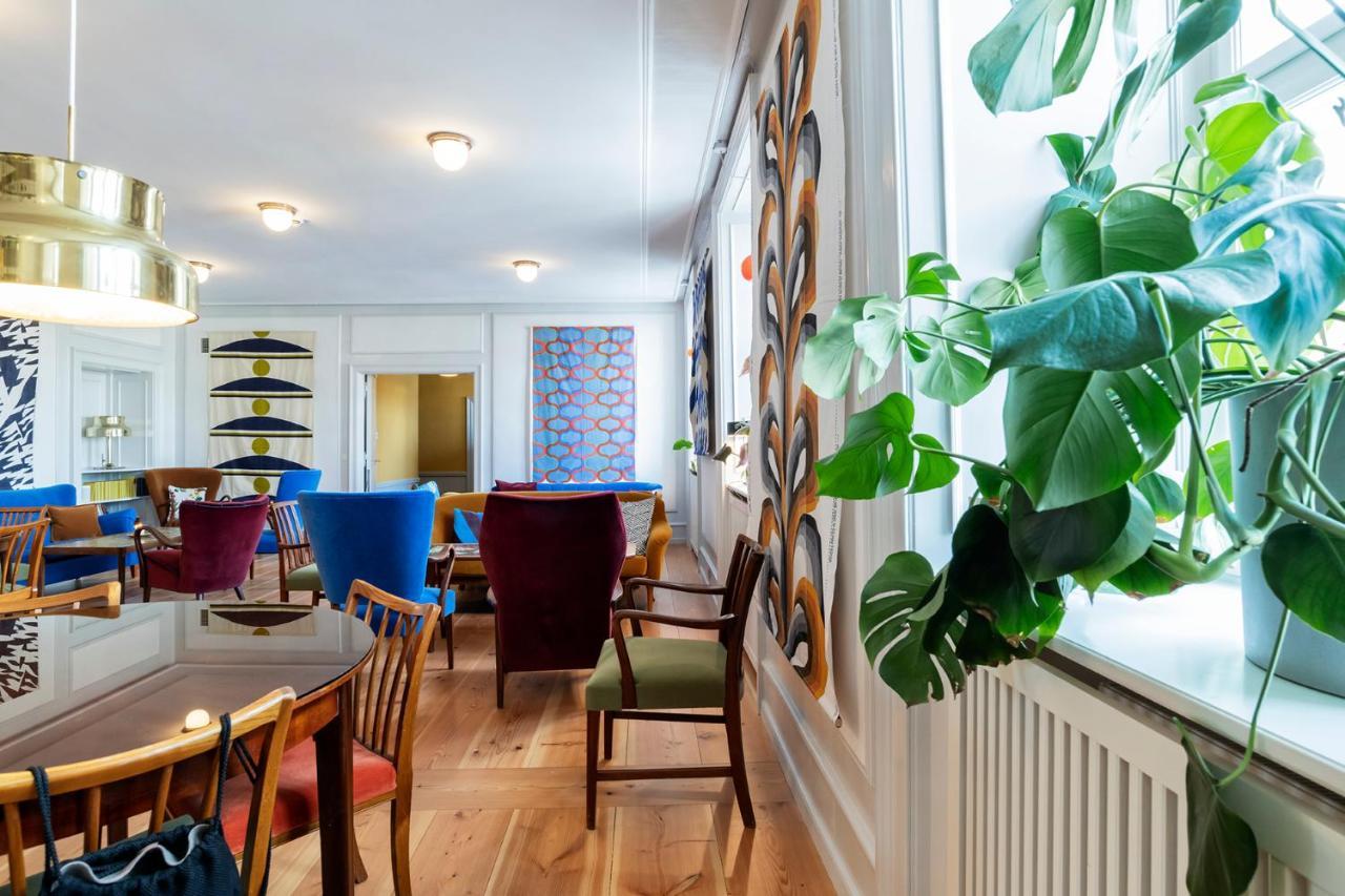 Kanalhuset - * København