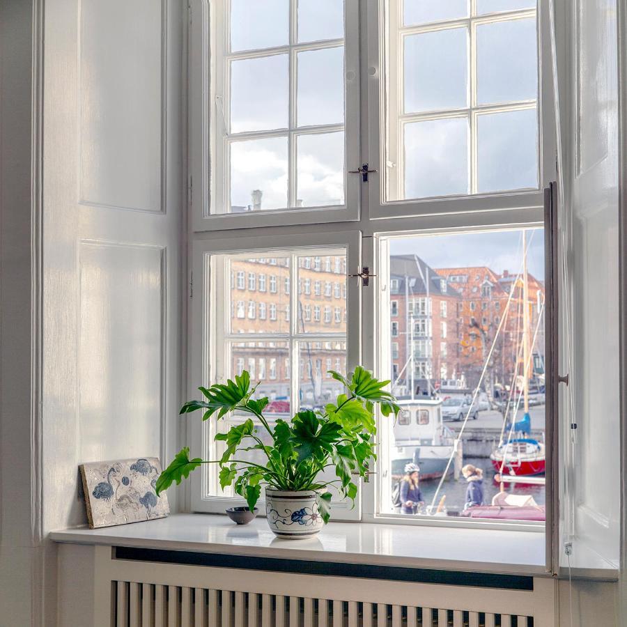 Kanalhuset - * København